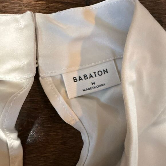 NWT Babaton aritzia Bassman keyhole long sleeve shirt size medium cream puff sle - Picture 9 of 11